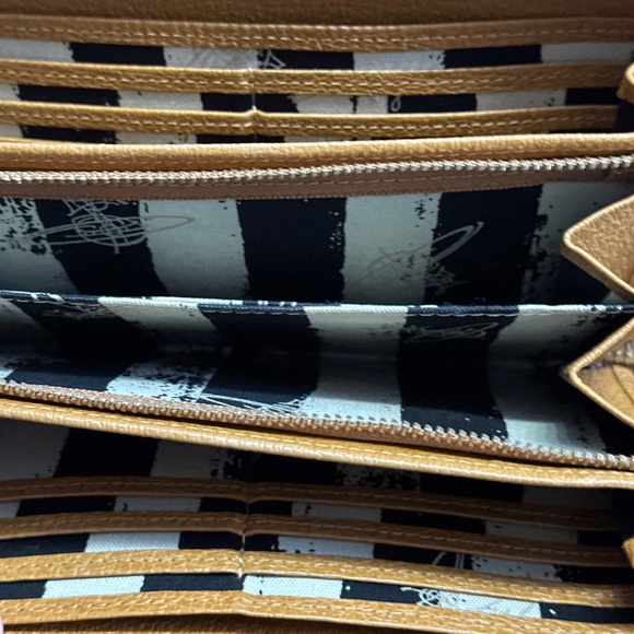Vivienne Westwood Tan Leather Wallet - Picture 7 of 11